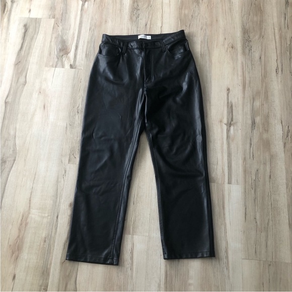 Abercrombie & Fitch Curve Love Ultra High Rise 90s Straight Vegan Leather Pant - Picture 5 of 11